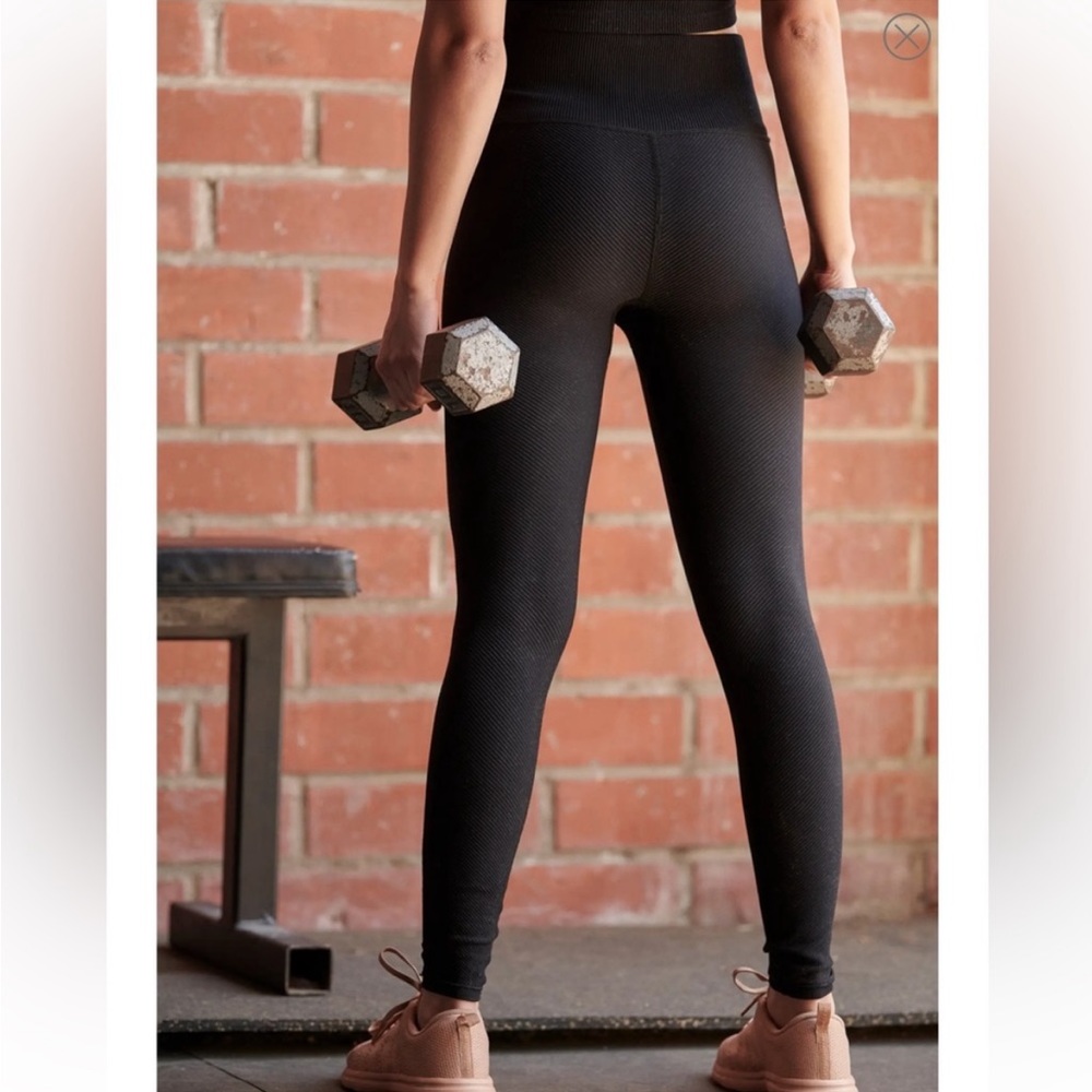 Free People Movement Free Throw Leggings in Solid Black Size XS NWT - Picture 4 of 5